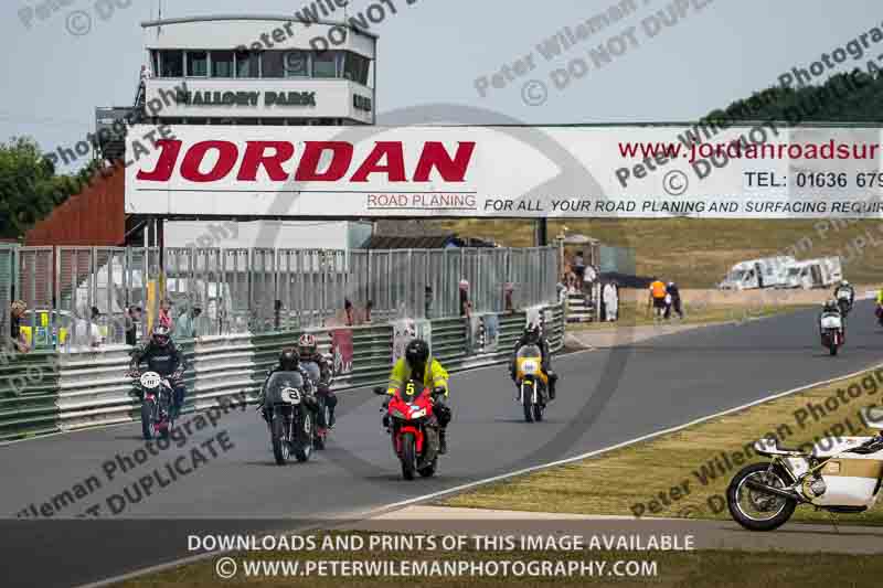 Vintage motorcycle club;eventdigitalimages;mallory park;mallory park trackday photographs;no limits trackdays;peter wileman photography;trackday digital images;trackday photos;vmcc festival 1000 bikes photographs